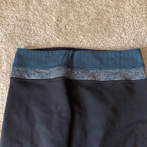 Lululemon Flare Yoga Pants size 6 reg - Picture 3 of 8